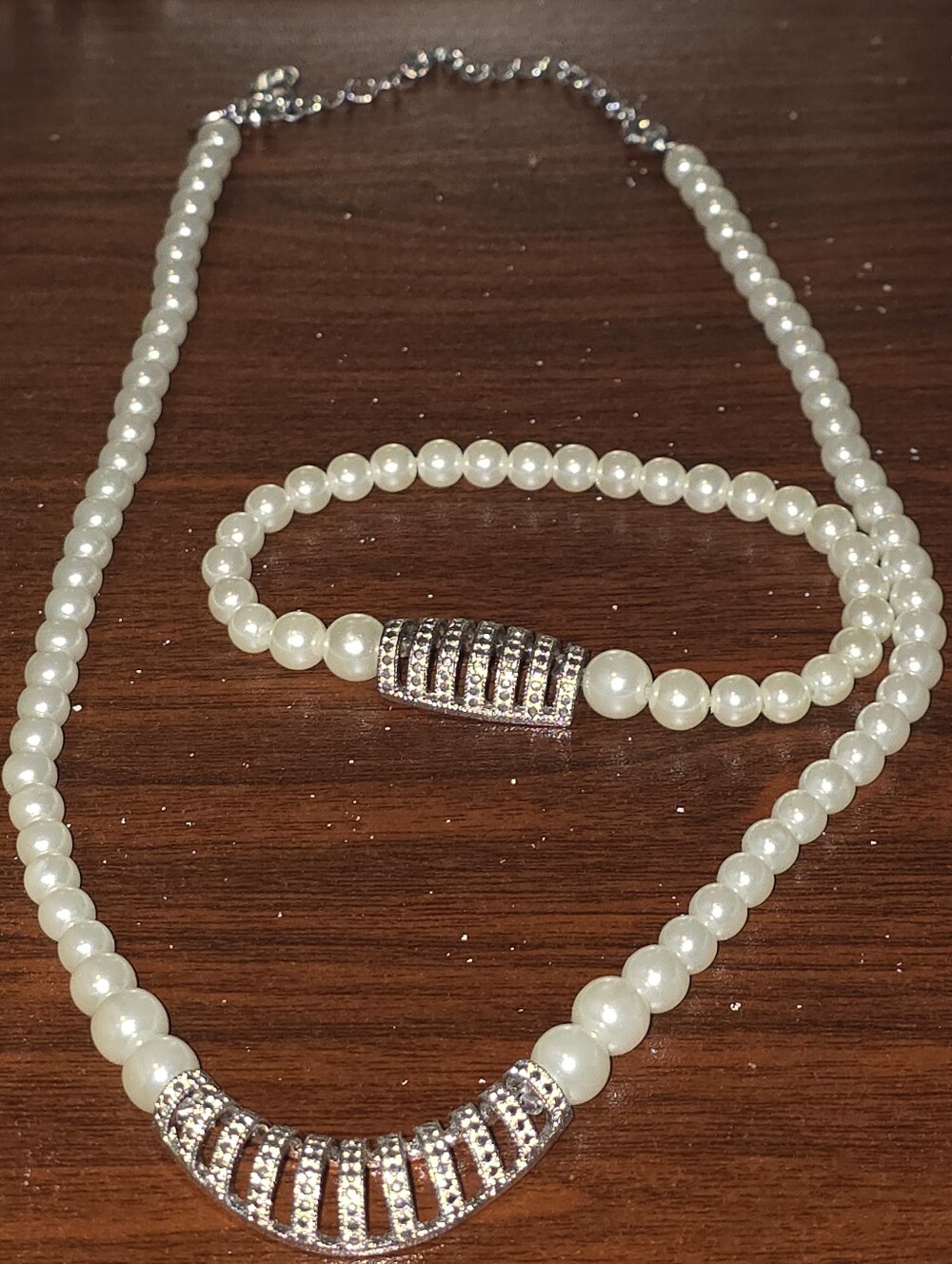 Cream & Silver Necklace & Bracelet Set